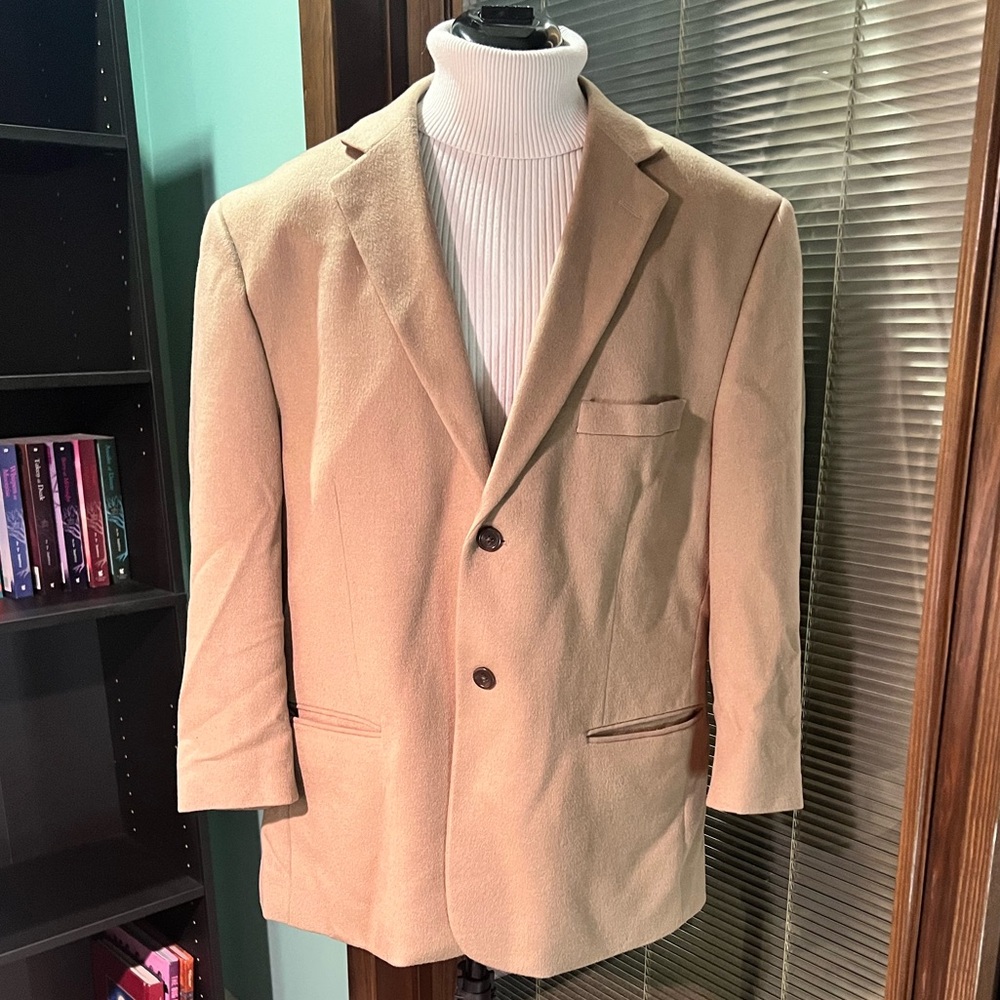 Tan Vintage wool blazer men’s size 46S.